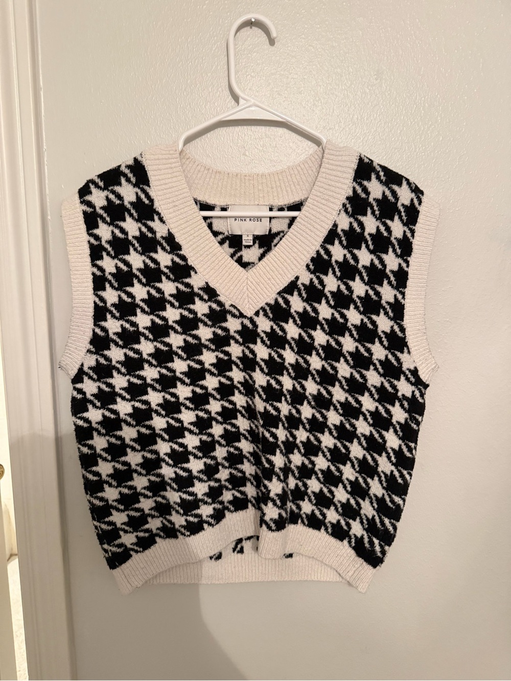 Pink Rose Black & White Houndstooth V-Neck Sweater Vest